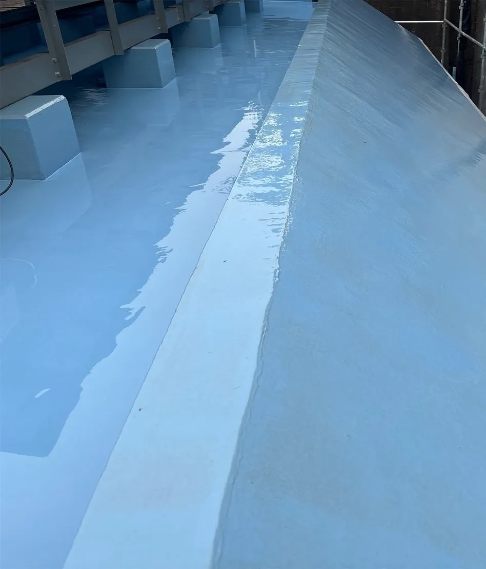 屋上防水　ウレタン1層目